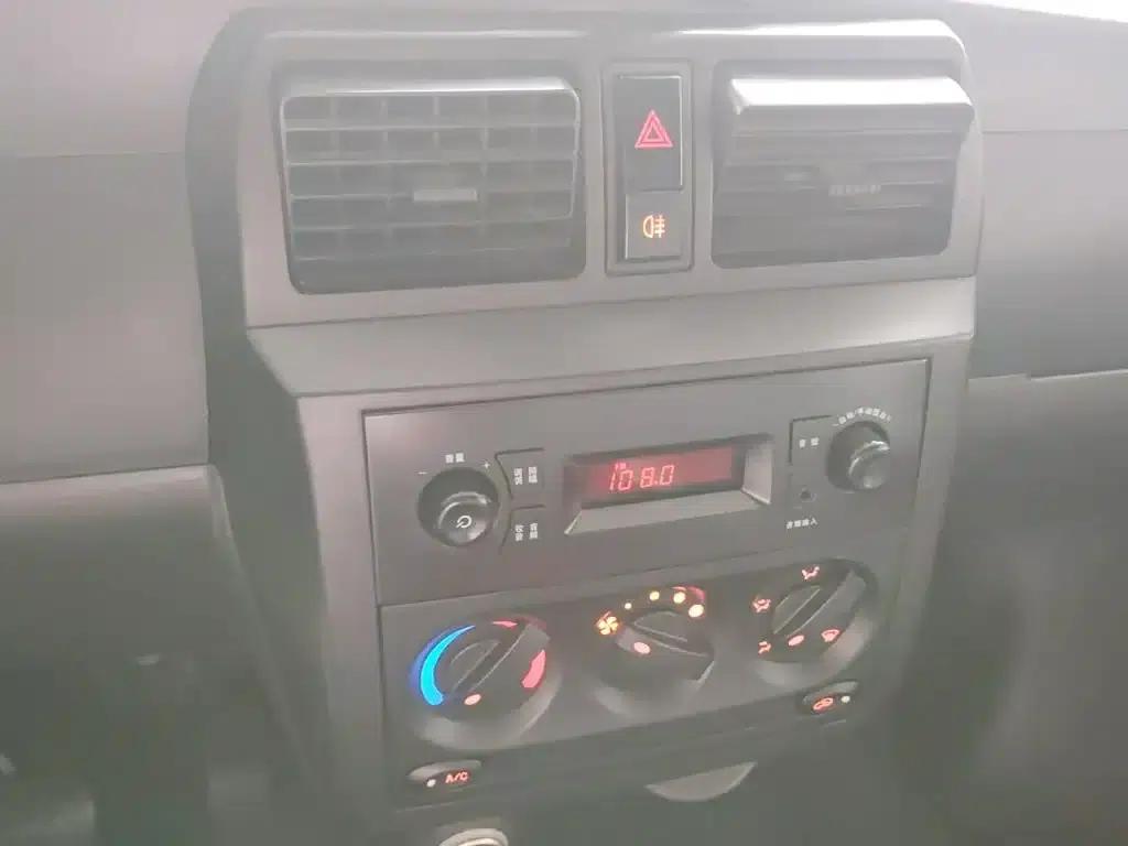 Wuling Rongguang EV 2020 Bus Basic Model 7-seater 300km Range — миниатюра 13
