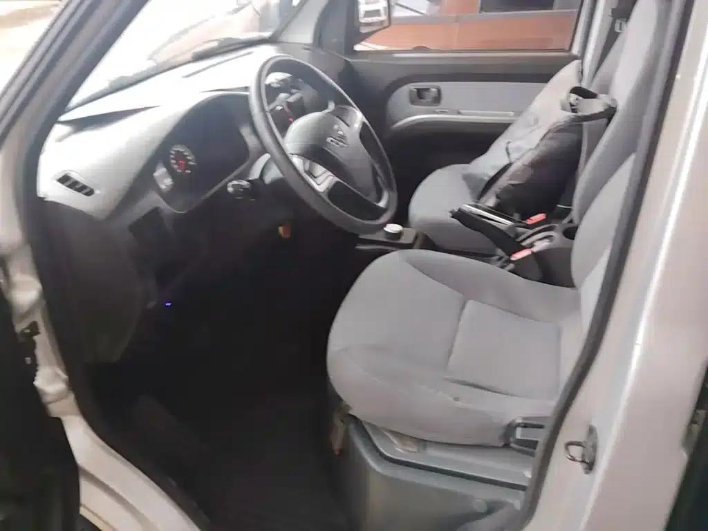 Wuling Rongguang EV 2020 Bus Basic Model 7-seater 300km Range — миниатюра 15