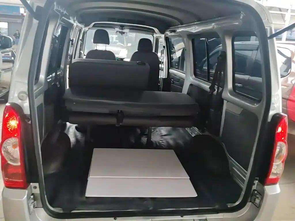 Wuling Rongguang EV 2020 Bus Basic Model 7-seater 300km Range — миниатюра 19