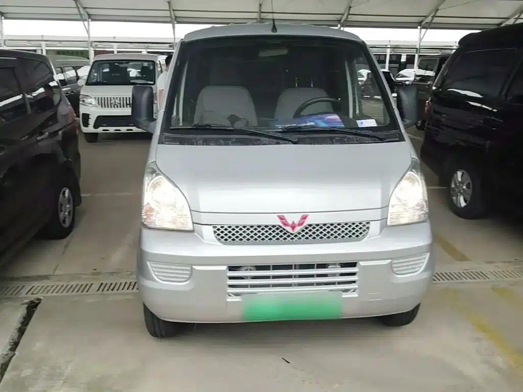 Wuling Rongguang EV 2020 Bus Basic Model 7-seater 300km Range — миниатюра 3