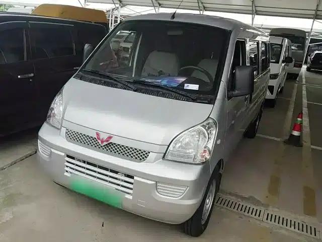 Wuling Rongguang EV 2020 Bus Basic Model 7-seater 300km Range