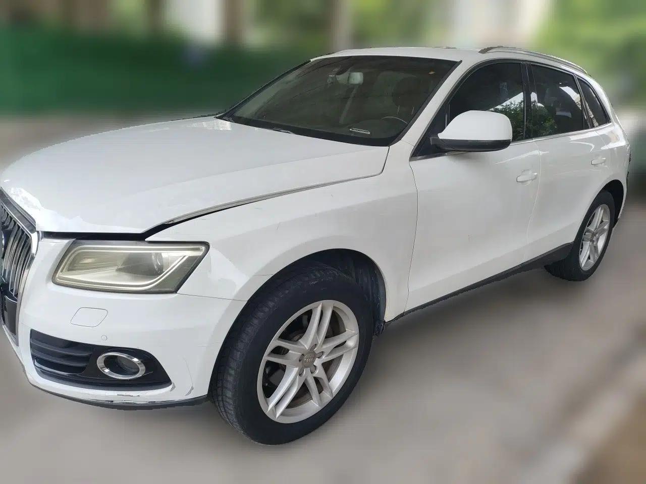 Audi Q5 2015 40 TFSI Comfort Model — миниатюра 1