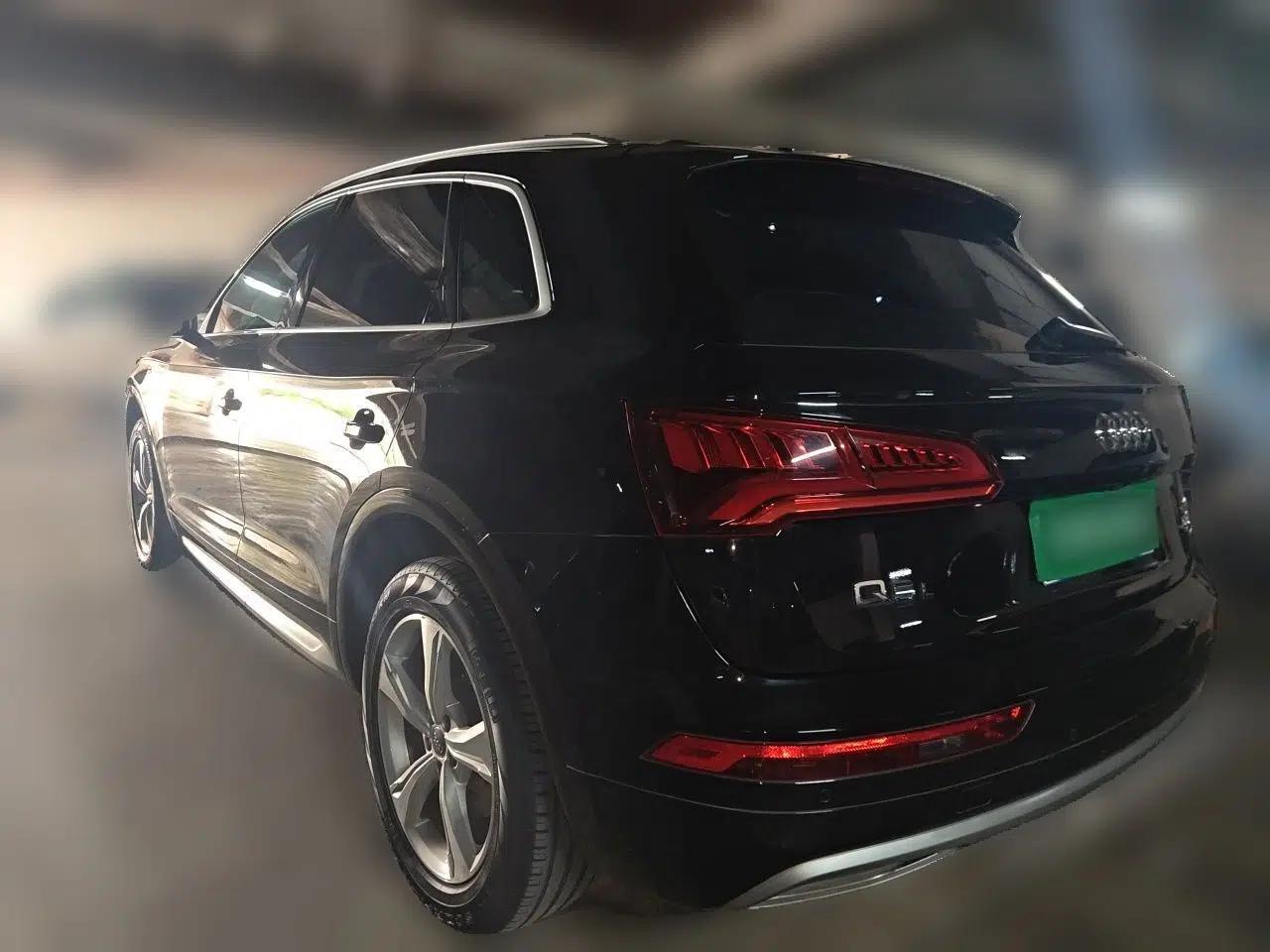 Audi Q5 2018 Collector's Edition 40 TFSI Ambition Model — миниатюра 4