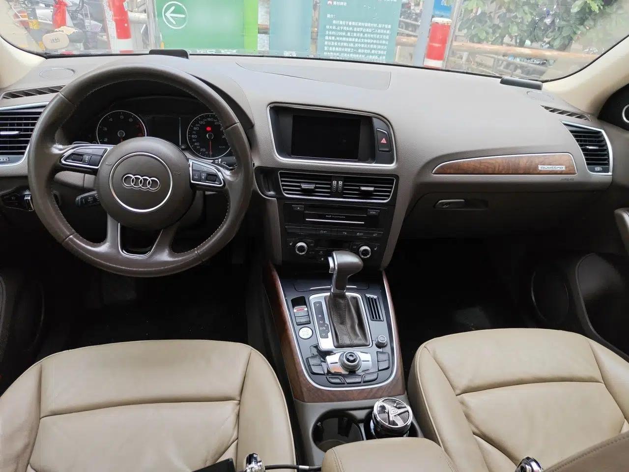 Audi Q5 2015 40 TFSI Comfort Model — миниатюра 9