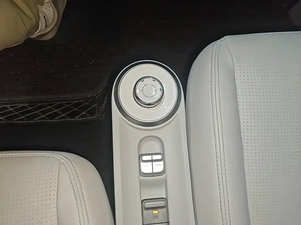 Wuling Air ev Clear Sky 2023 Model, Four-Seat - Advanced Edition — миниатюра 14