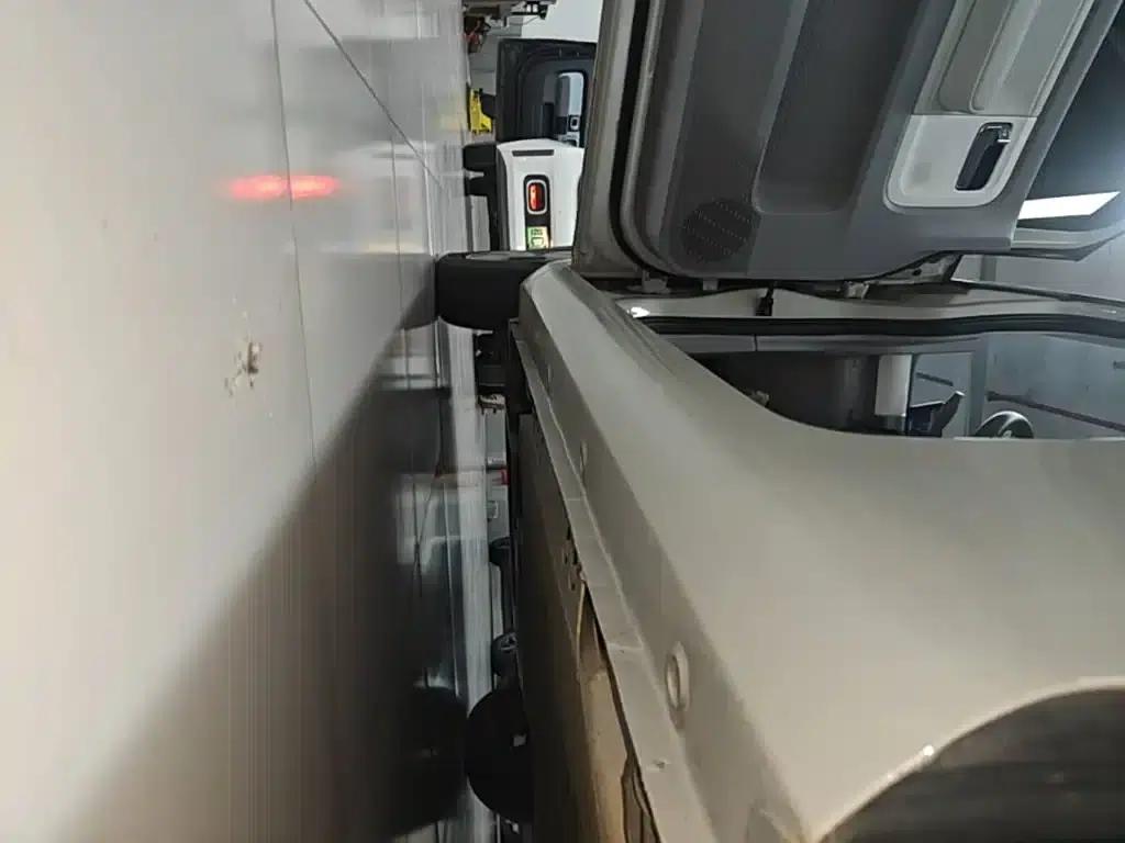 Wuling Air ev Clear Sky 2023 Model, Four-Seat - Advanced Edition — миниатюра 22