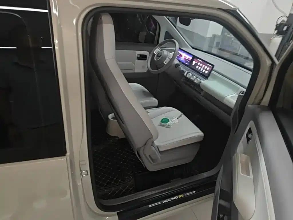 Wuling Air ev Clear Sky 2023 Model, Four-Seat - Advanced Edition — миниатюра 25