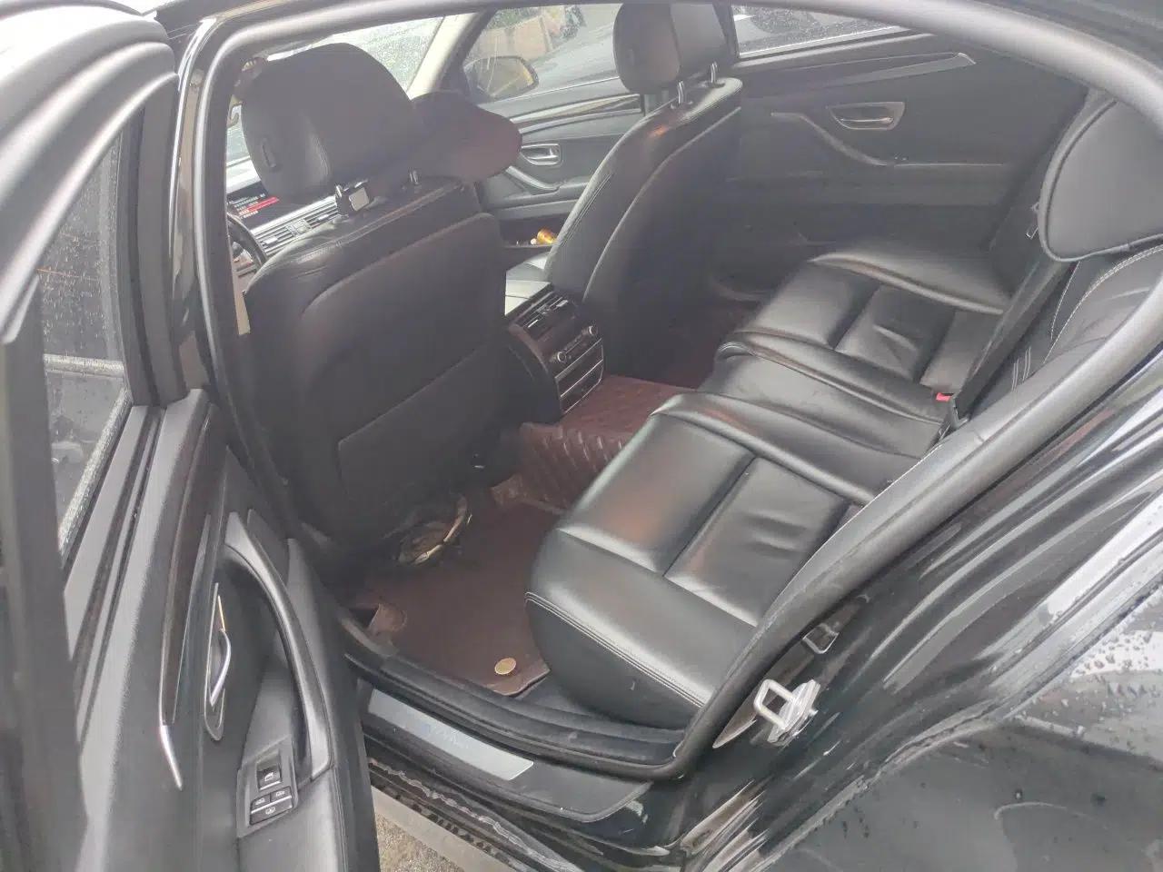 BMW 5 Series New Energy 2015 530Le — миниатюра 17