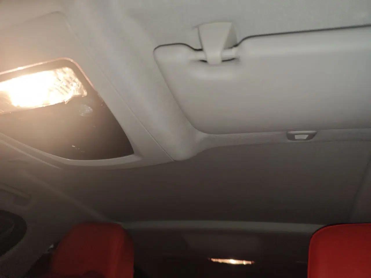 BMW 5 Series 2012 523Li Luxury Model — миниатюра 18