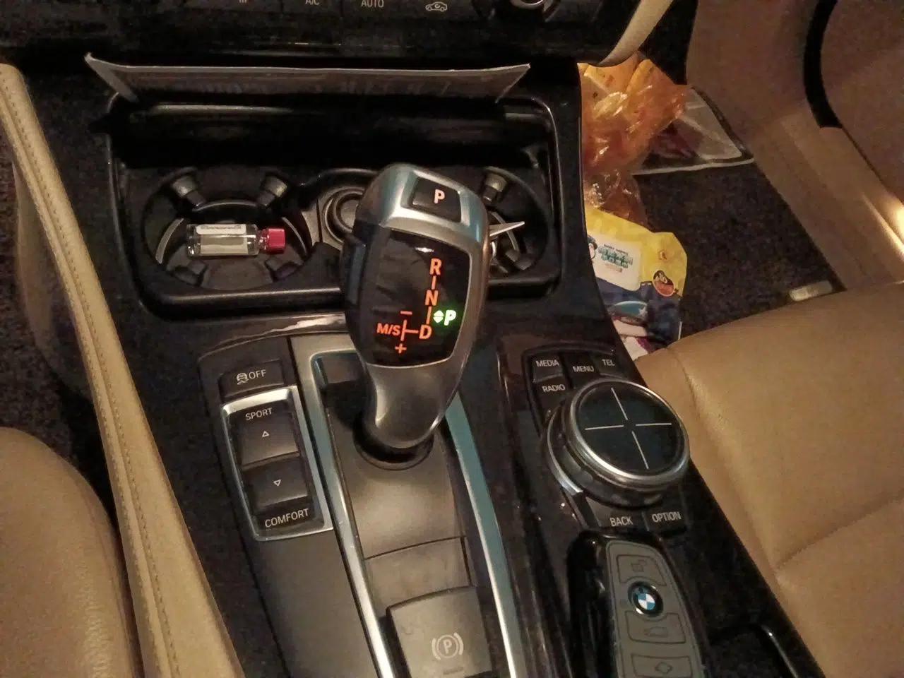 BMW 5 Series 2013 525Li Luxury Model — миниатюра 14