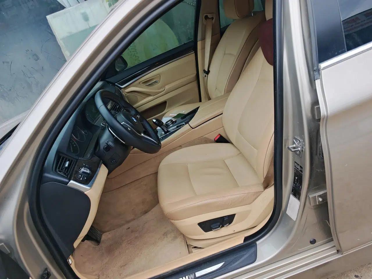 BMW 5 Series 2011 523Li Luxury Model — миниатюра 15