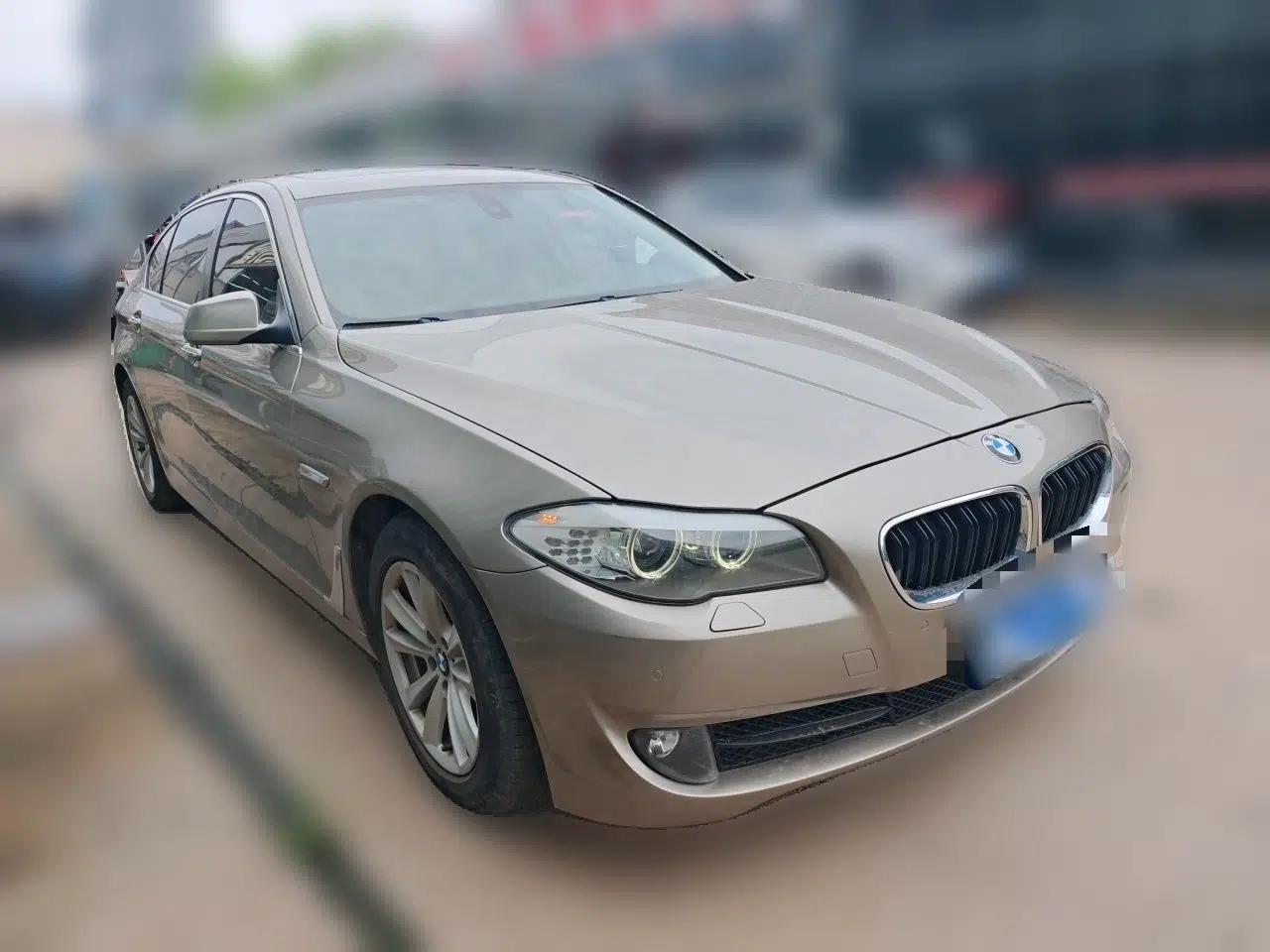 BMW 5 Series 2011 523Li Luxury Model — миниатюра 3