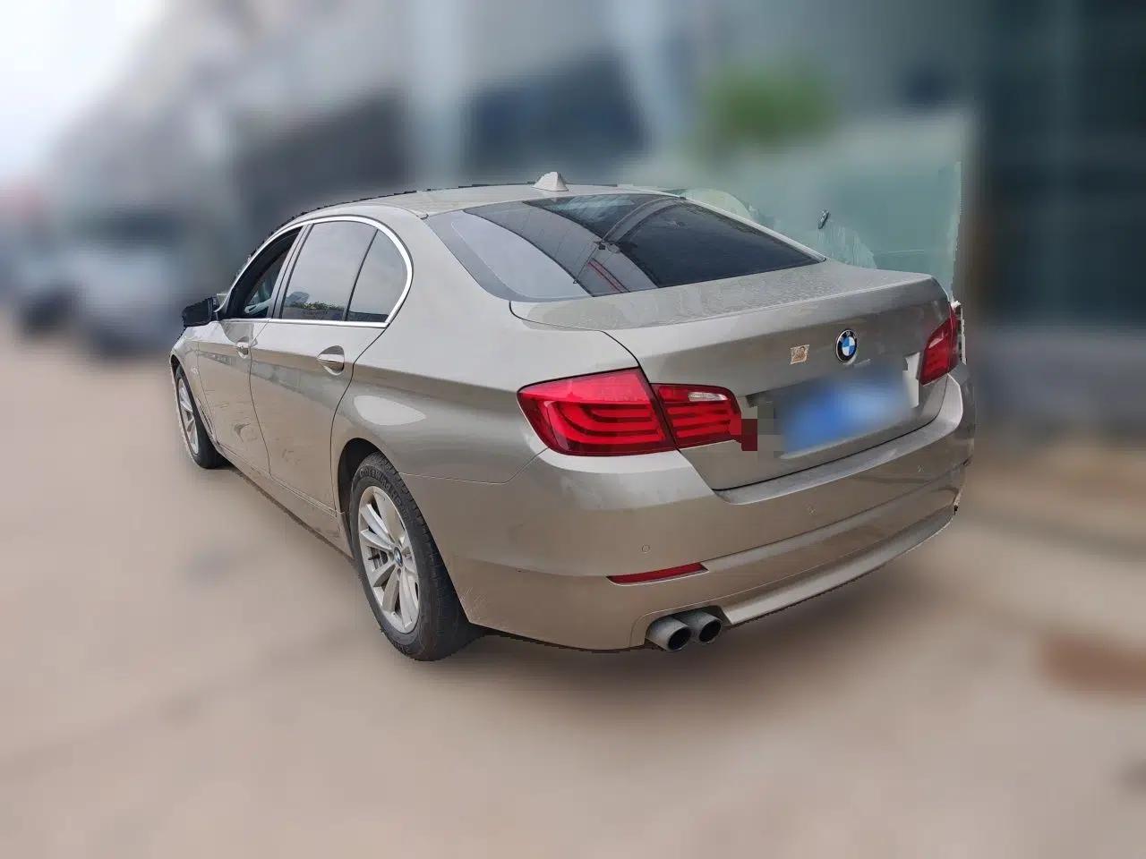 BMW 5 Series 2011 523Li Luxury Model — миниатюра 4