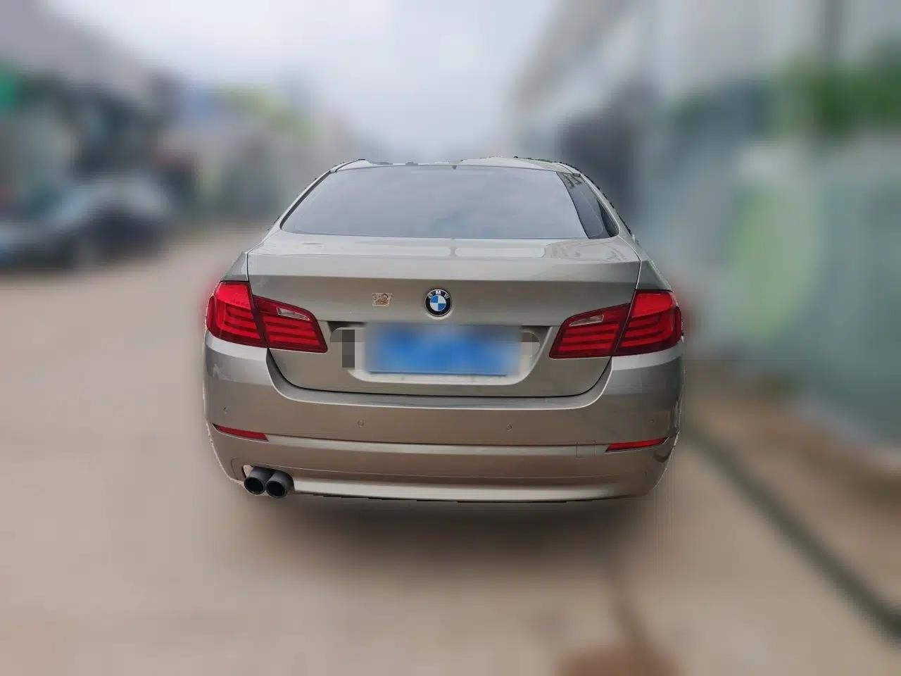 BMW 5 Series 2011 523Li Luxury Model — миниатюра 5