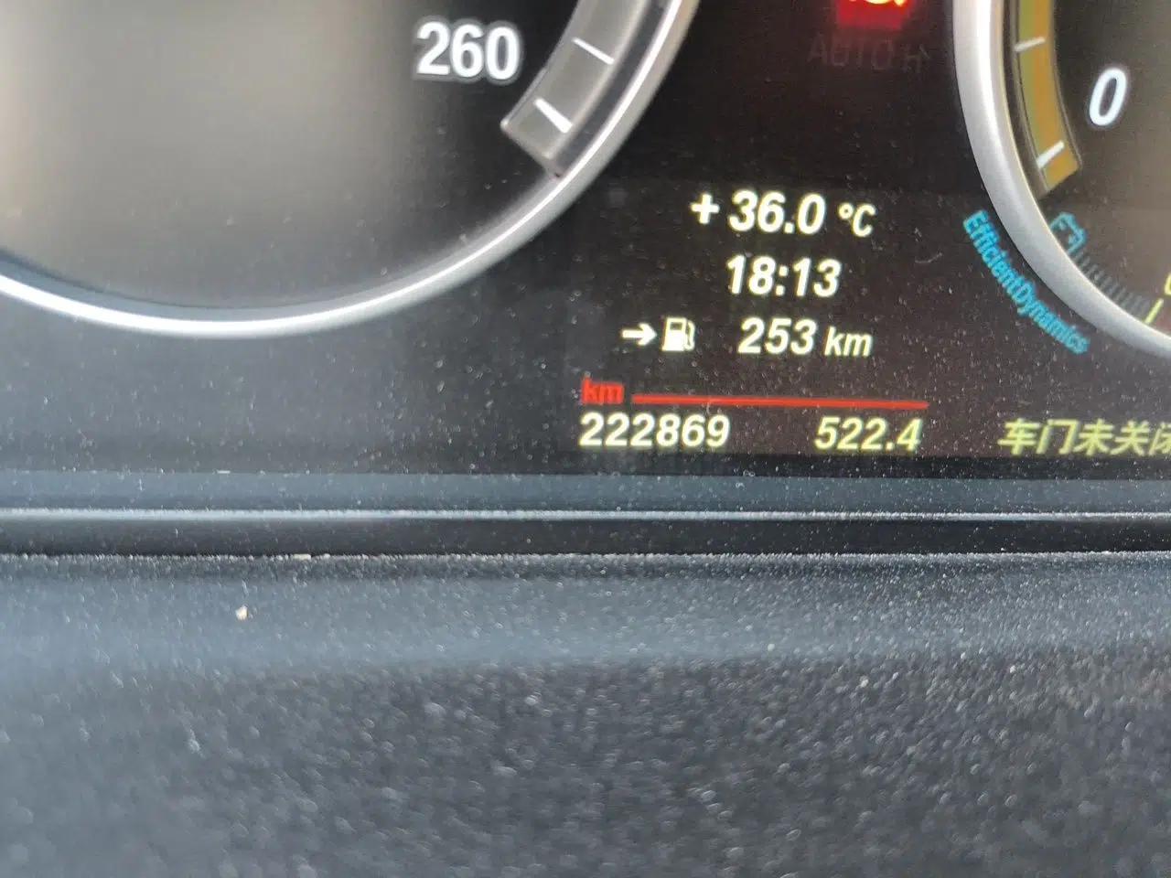 BMW 5 Series 2013 530Li Leading Model — миниатюра 12