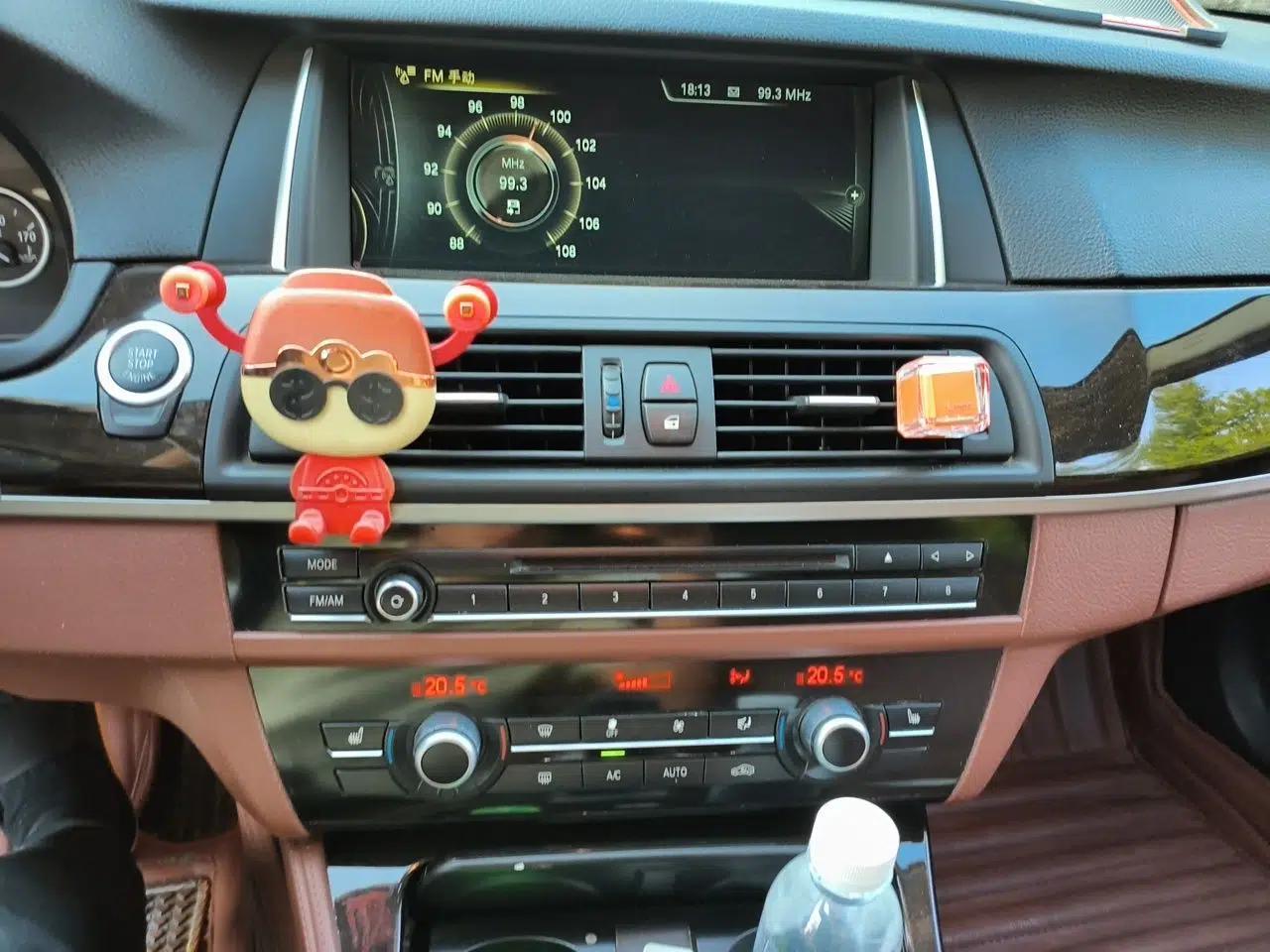 BMW 5 Series 2013 530Li Leading Model — миниатюра 13