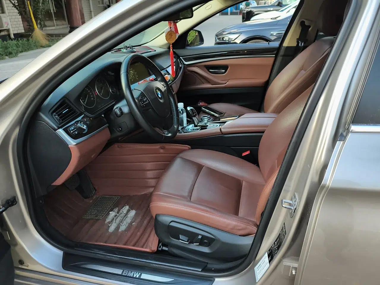 BMW 5 Series 2013 530Li Leading Model — миниатюра 15