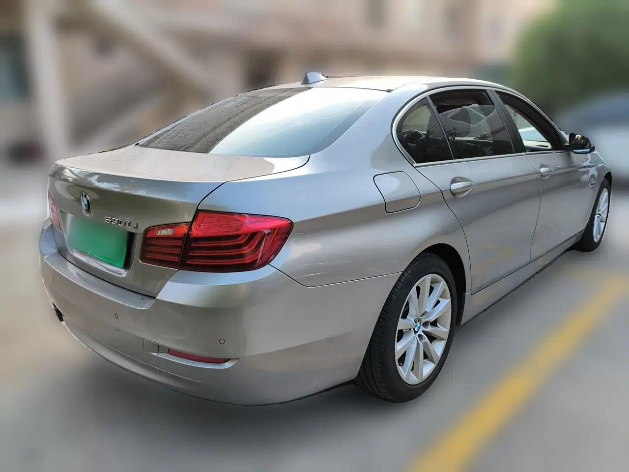 BMW 5 Series 2013 530Li Leading Model — миниатюра 6