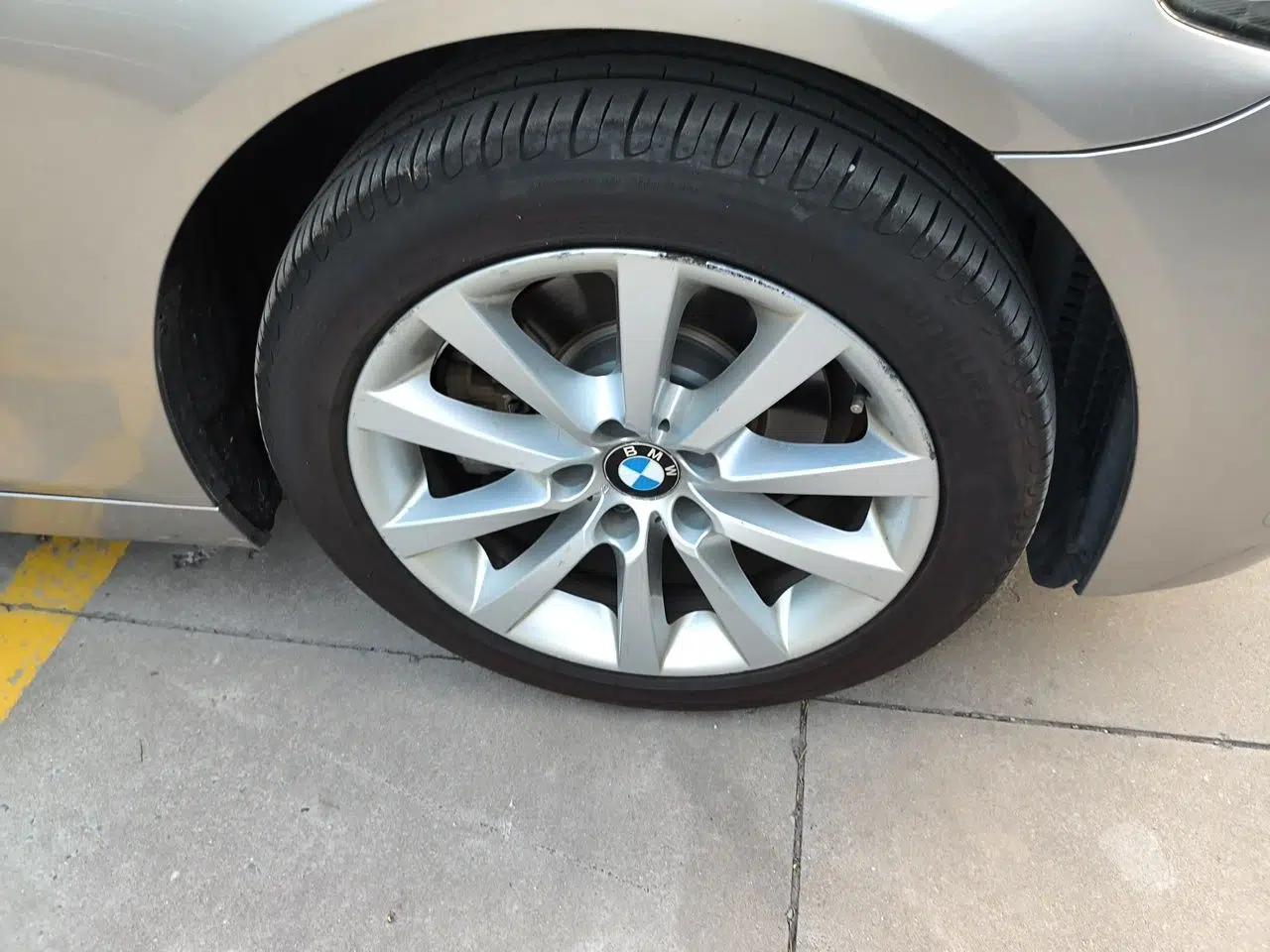 BMW 5 Series 2013 530Li Leading Model — миниатюра 8