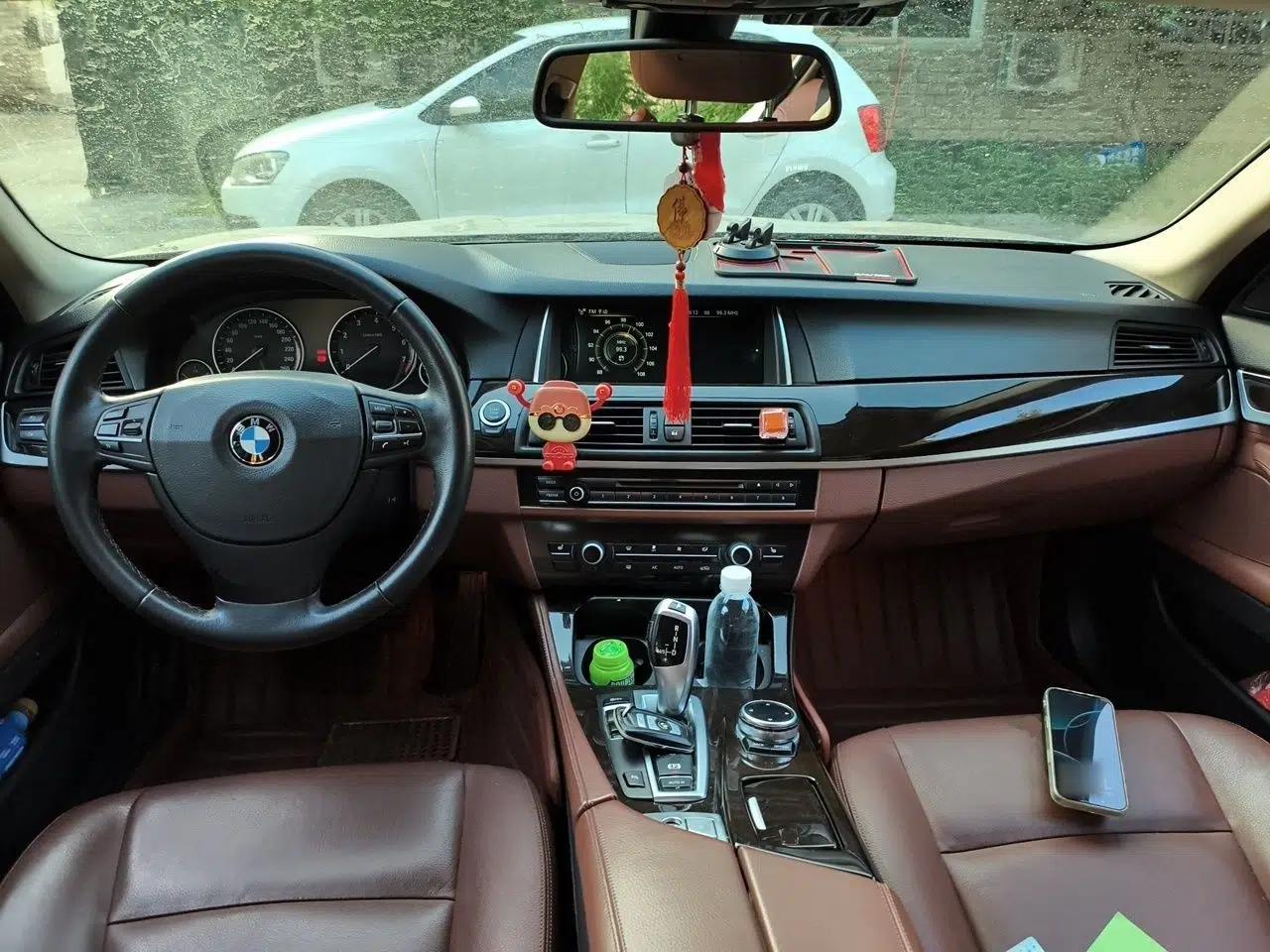 BMW 5 Series 2013 530Li Leading Model — миниатюра 9