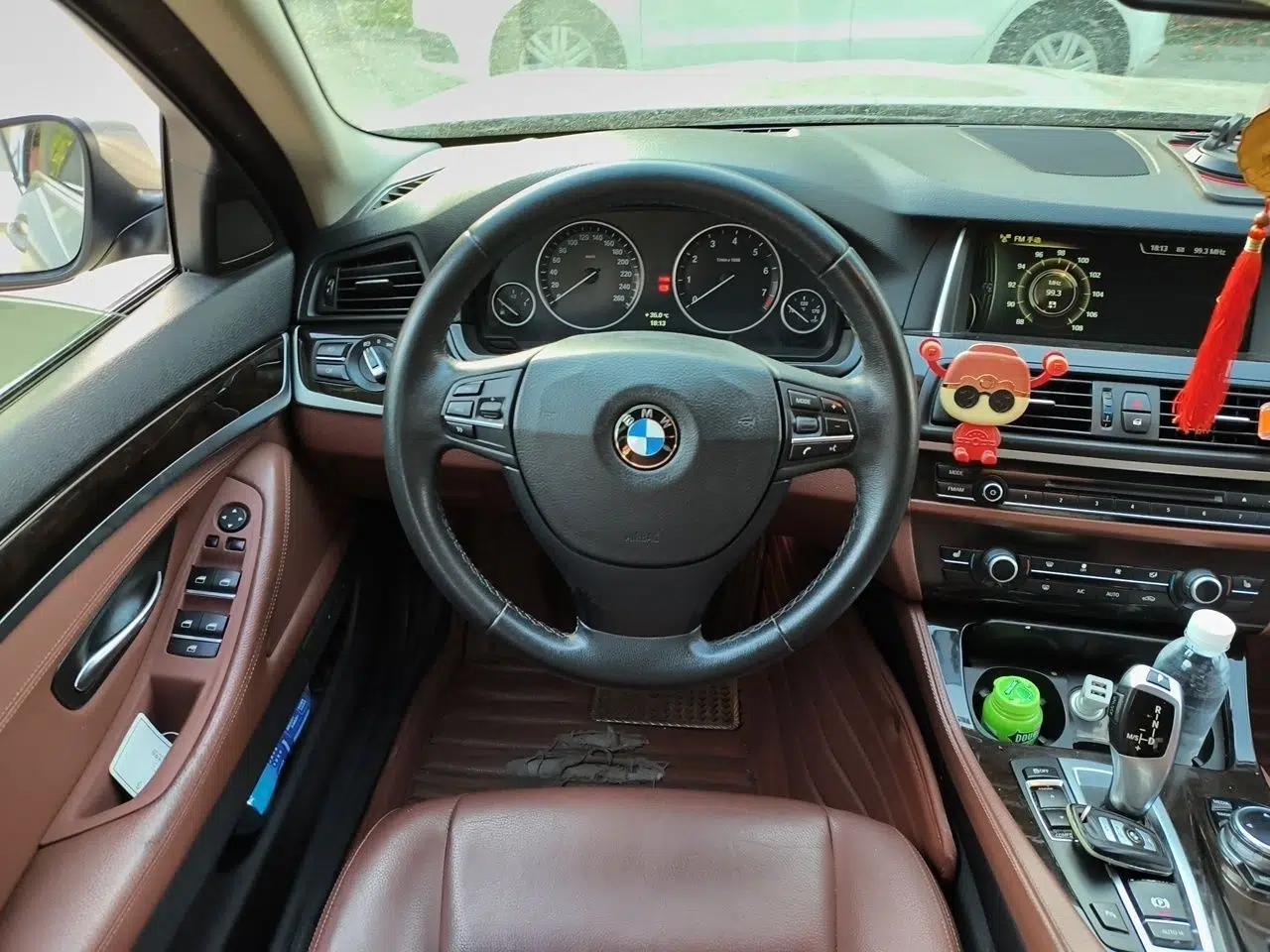 BMW 5 Series 2013 530Li Leading Model — миниатюра 10
