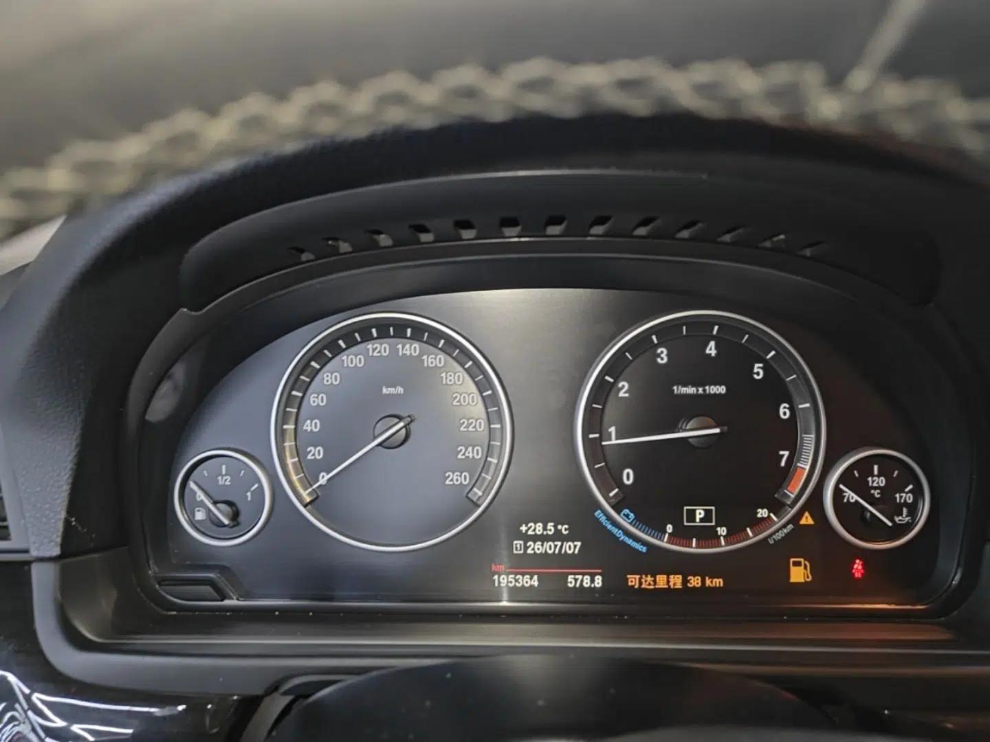 BMW 5 Series 2014 525Li Luxury Design Package — миниатюра 14