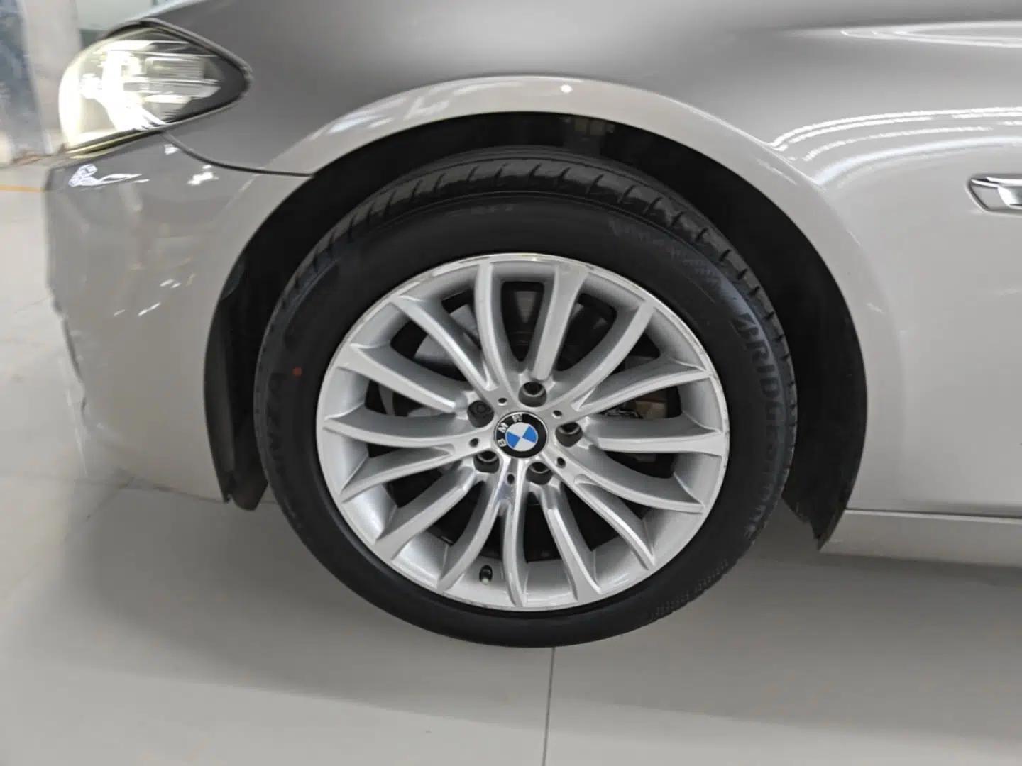 BMW 5 Series 2014 525Li Luxury Design Package — миниатюра 10