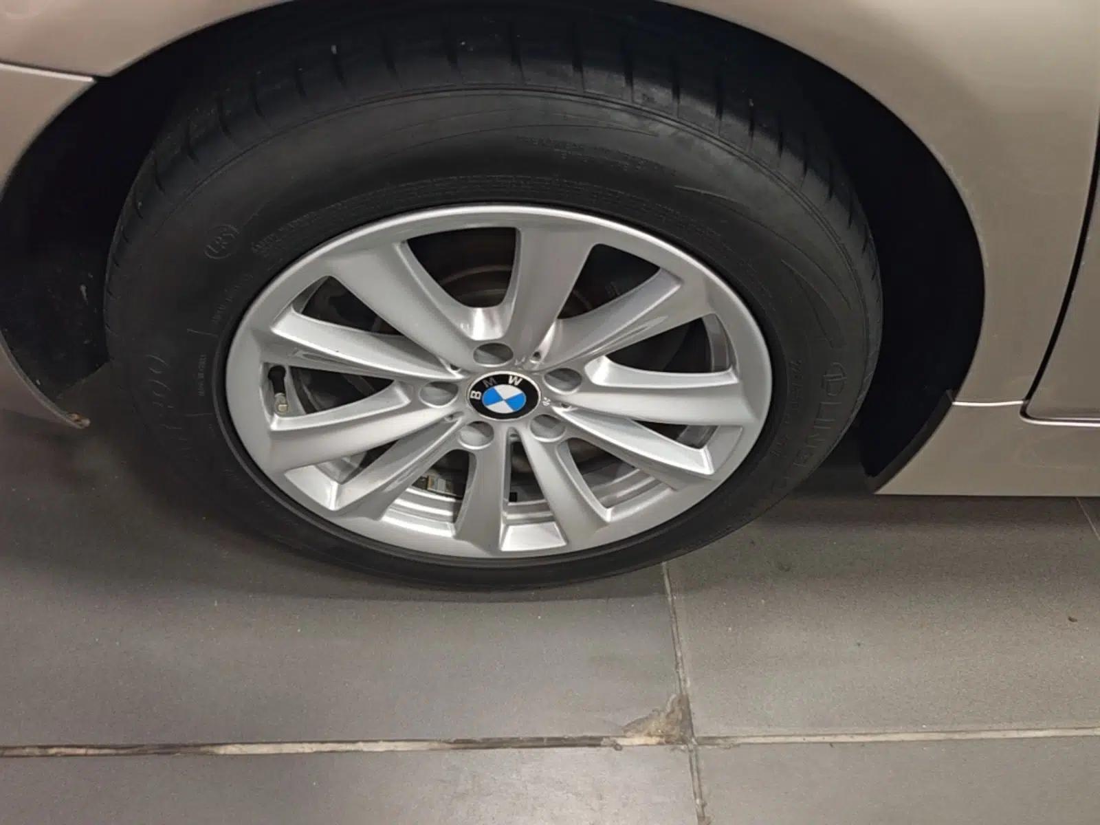 BMW 5 Series 2017 520Li Elegant Edition — миниатюра 11