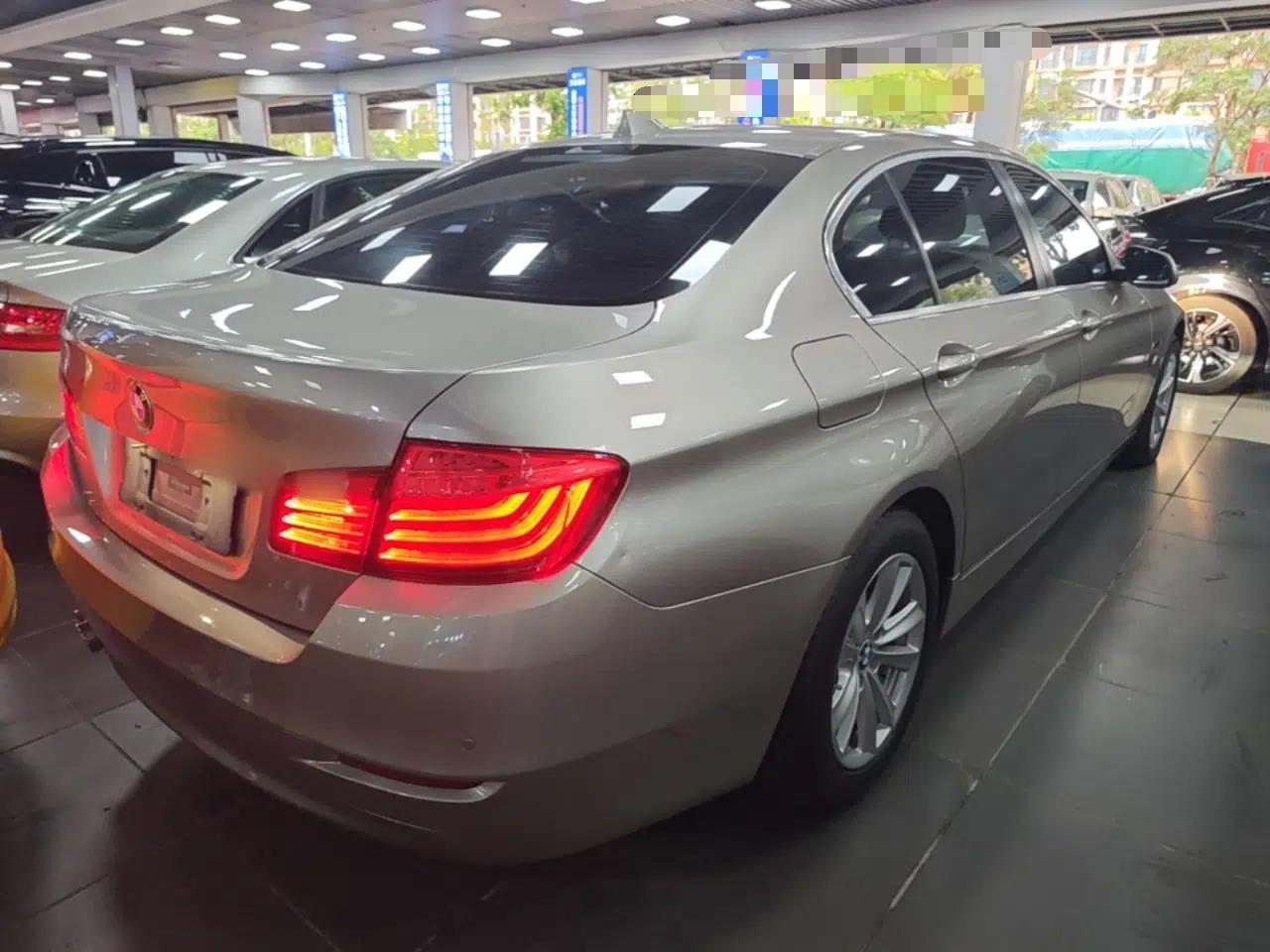 BMW 5 Series 2017 520Li Elegant Edition — миниатюра 6
