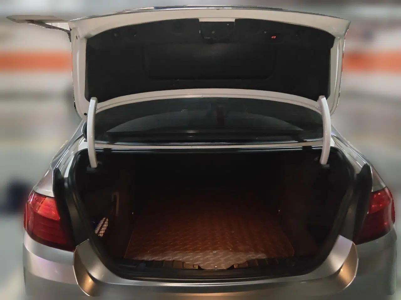 BMW 5 Series 2014 525Li Luxury Design Package — миниатюра 19