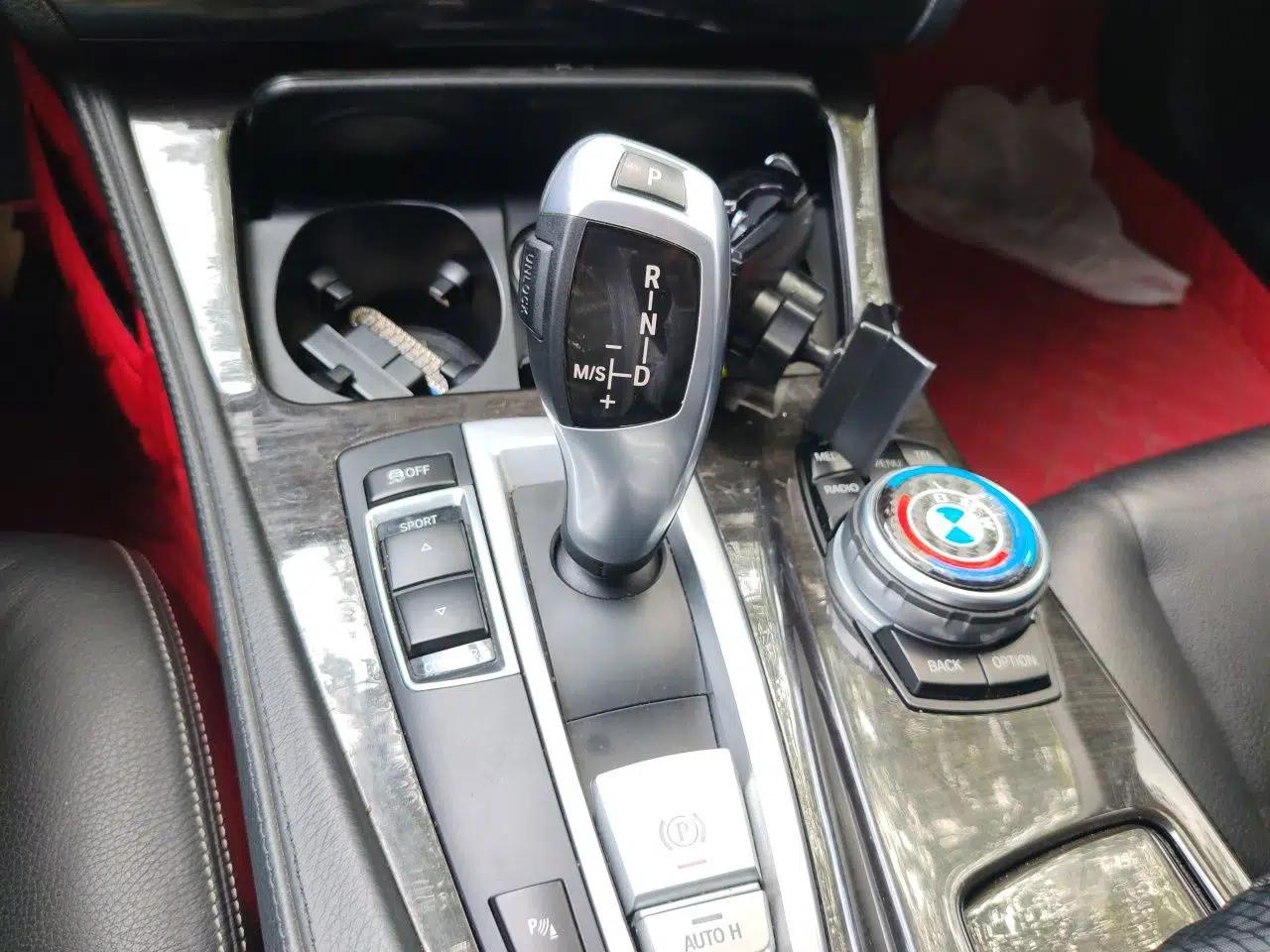 BMW 5 Series New Energy 2015 530Le — миниатюра 14