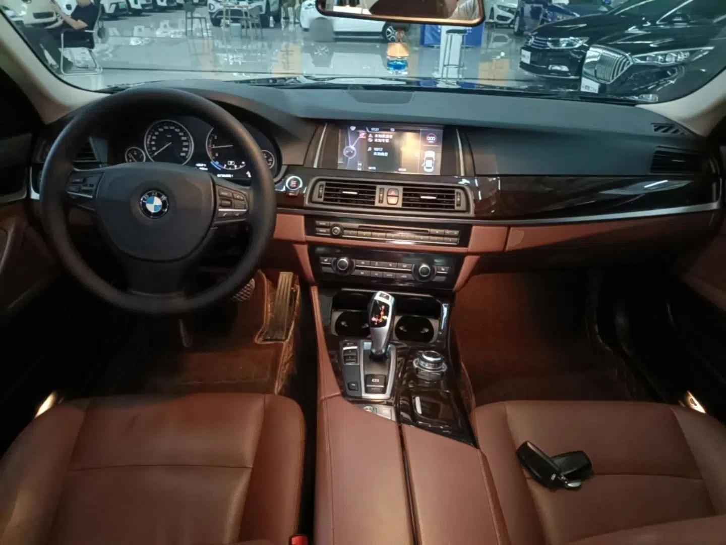BMW 5 Series 2014 525Li Leading Model — миниатюра 12