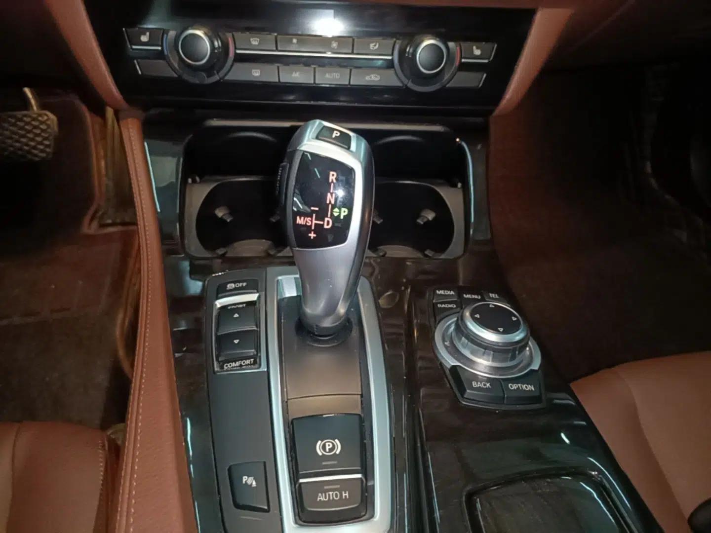 BMW 5 Series 2014 525Li Leading Model — миниатюра 16