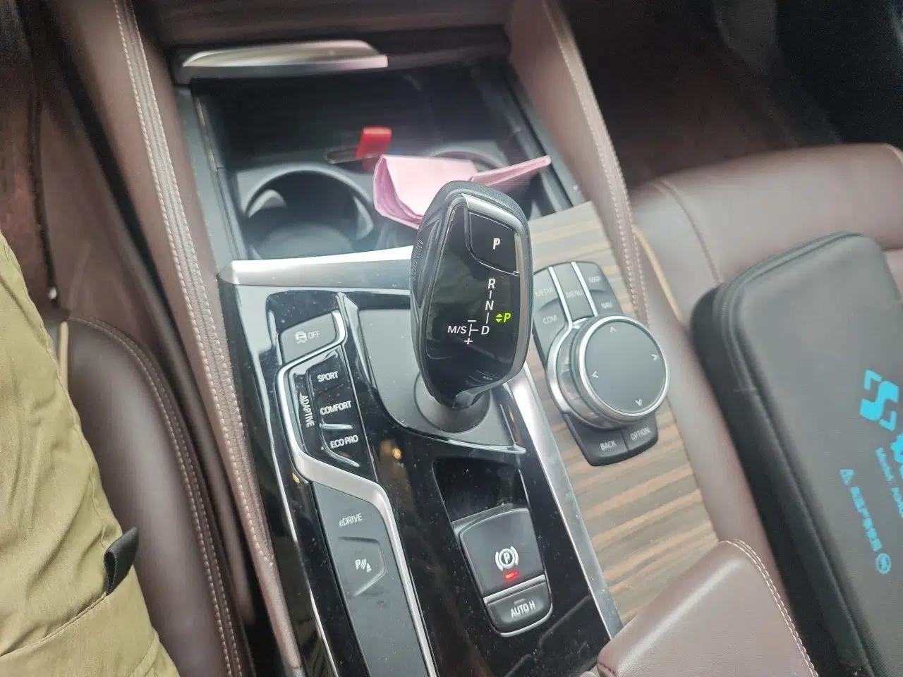 BMW 5 Series New Energy 2019 530Le Luxury Package — миниатюра 14