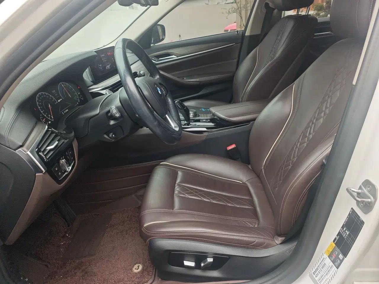 BMW 5 Series New Energy 2019 530Le Luxury Package — миниатюра 15