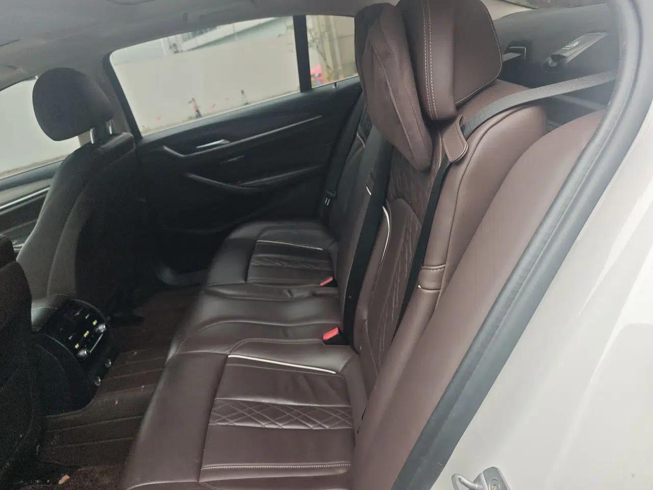 BMW 5 Series New Energy 2019 530Le Luxury Package — миниатюра 17
