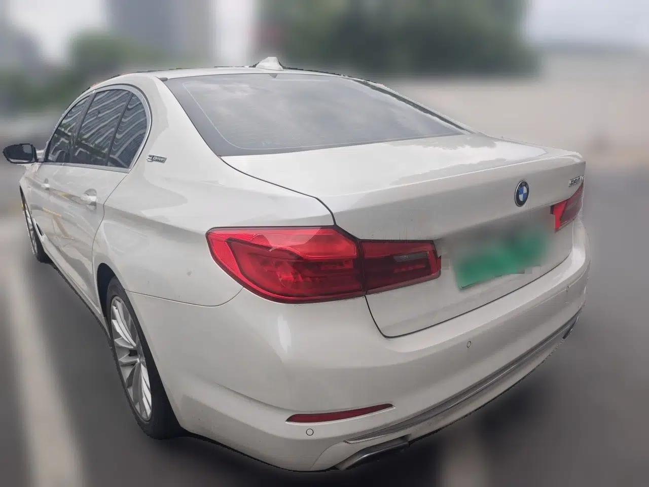BMW 5 Series New Energy 2019 530Le Luxury Package — миниатюра 4