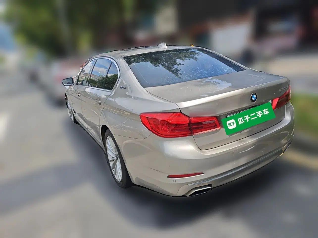 BMW 5 Series New Energy 2019 530Le Luxury Package — миниатюра 4