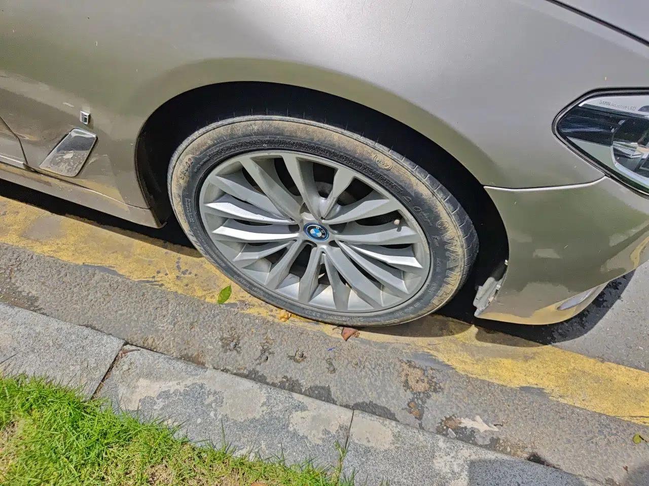BMW 5 Series New Energy 2019 530Le Luxury Package — миниатюра 8