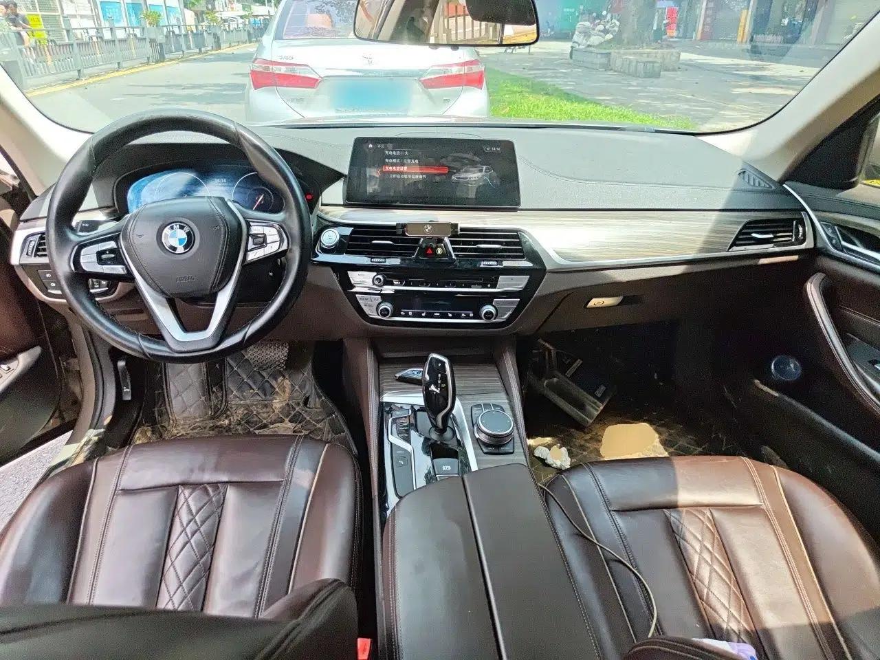 BMW 5 Series New Energy 2019 530Le Luxury Package — миниатюра 9