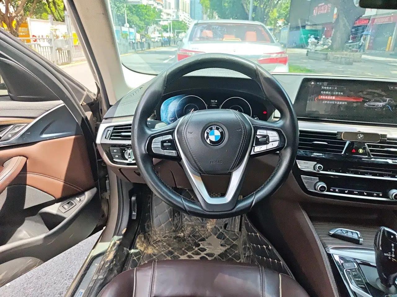 BMW 5 Series New Energy 2019 530Le Luxury Package — миниатюра 10