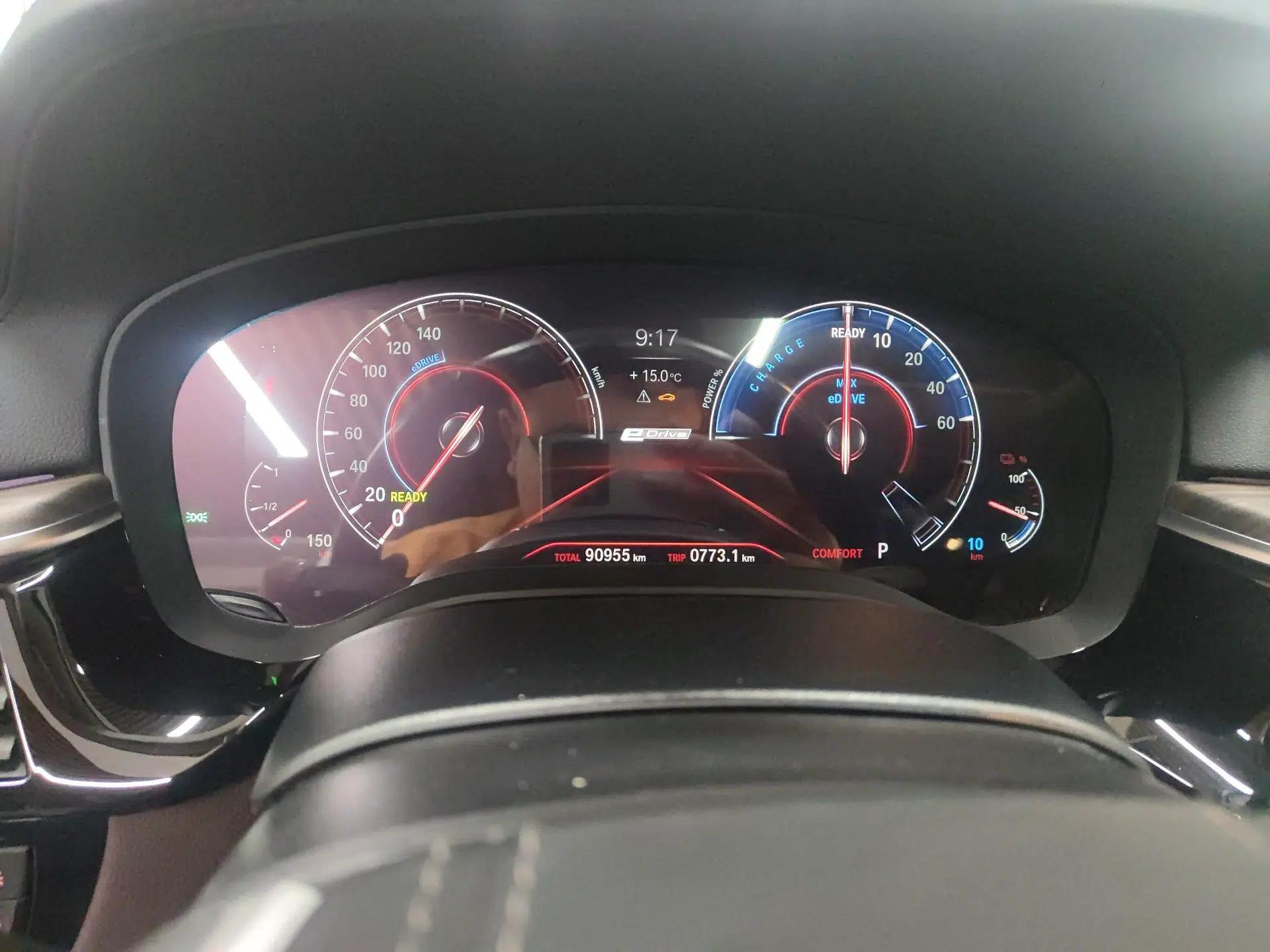 BMW 5 Series New Energy 2019 530Le Luxury Package — миниатюра 12