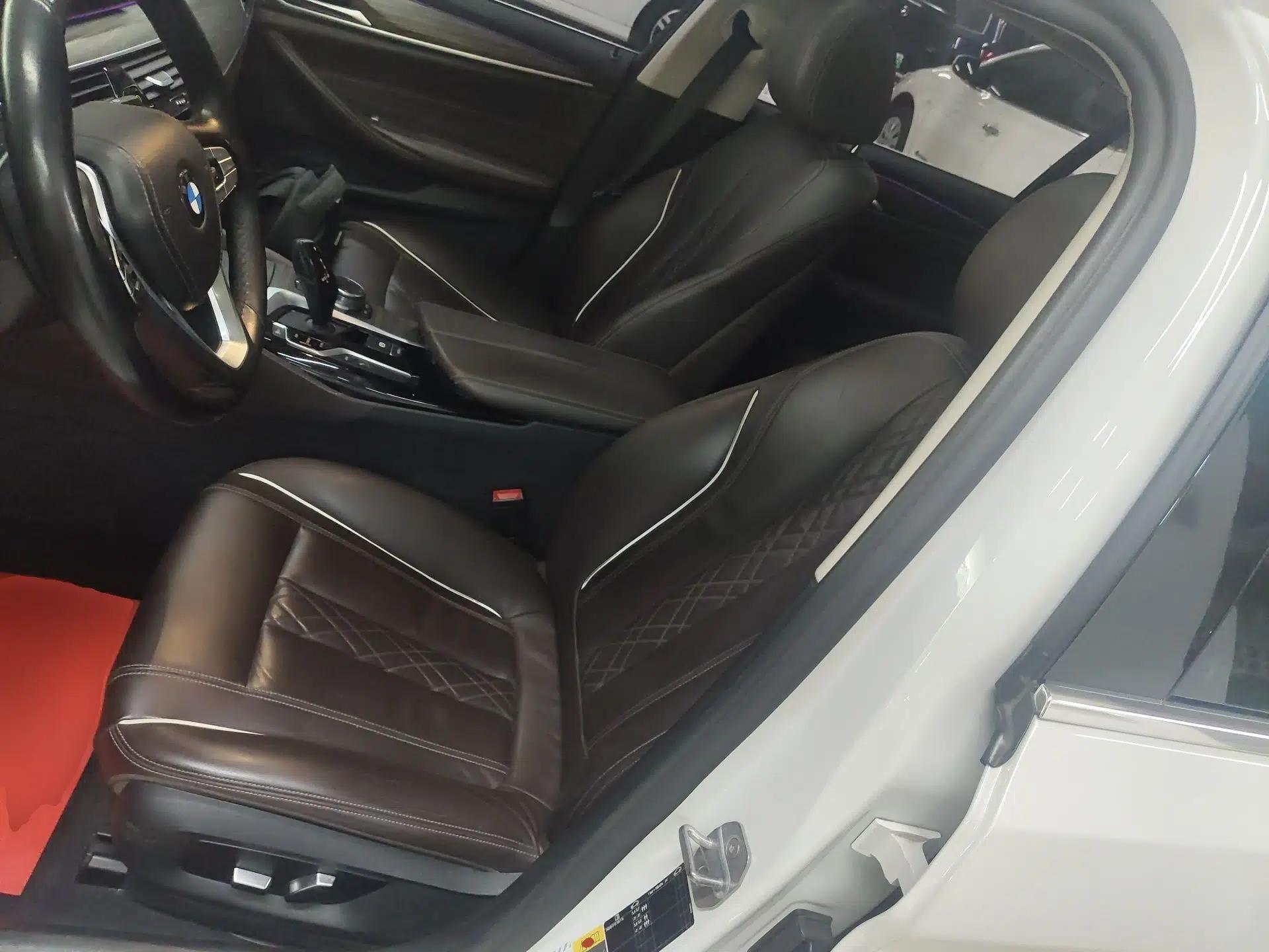 BMW 5 Series New Energy 2019 530Le Luxury Package — миниатюра 15