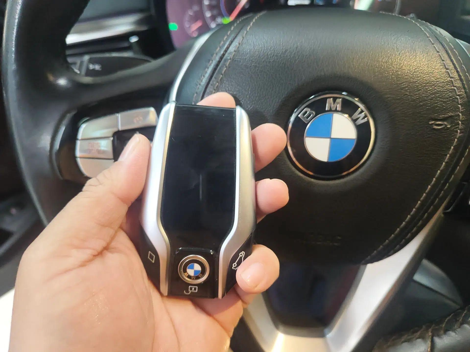BMW 5 Series New Energy 2019 530Le Luxury Package — миниатюра 19