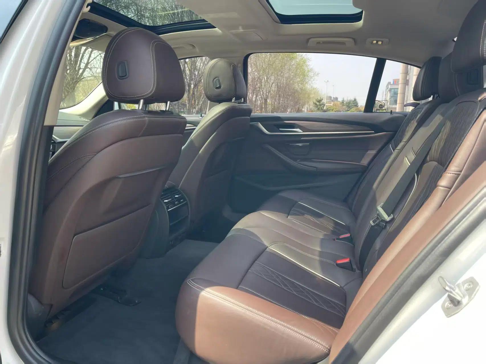 BMW 5 Series New Energy 2019 530Le Luxury Package — миниатюра 20
