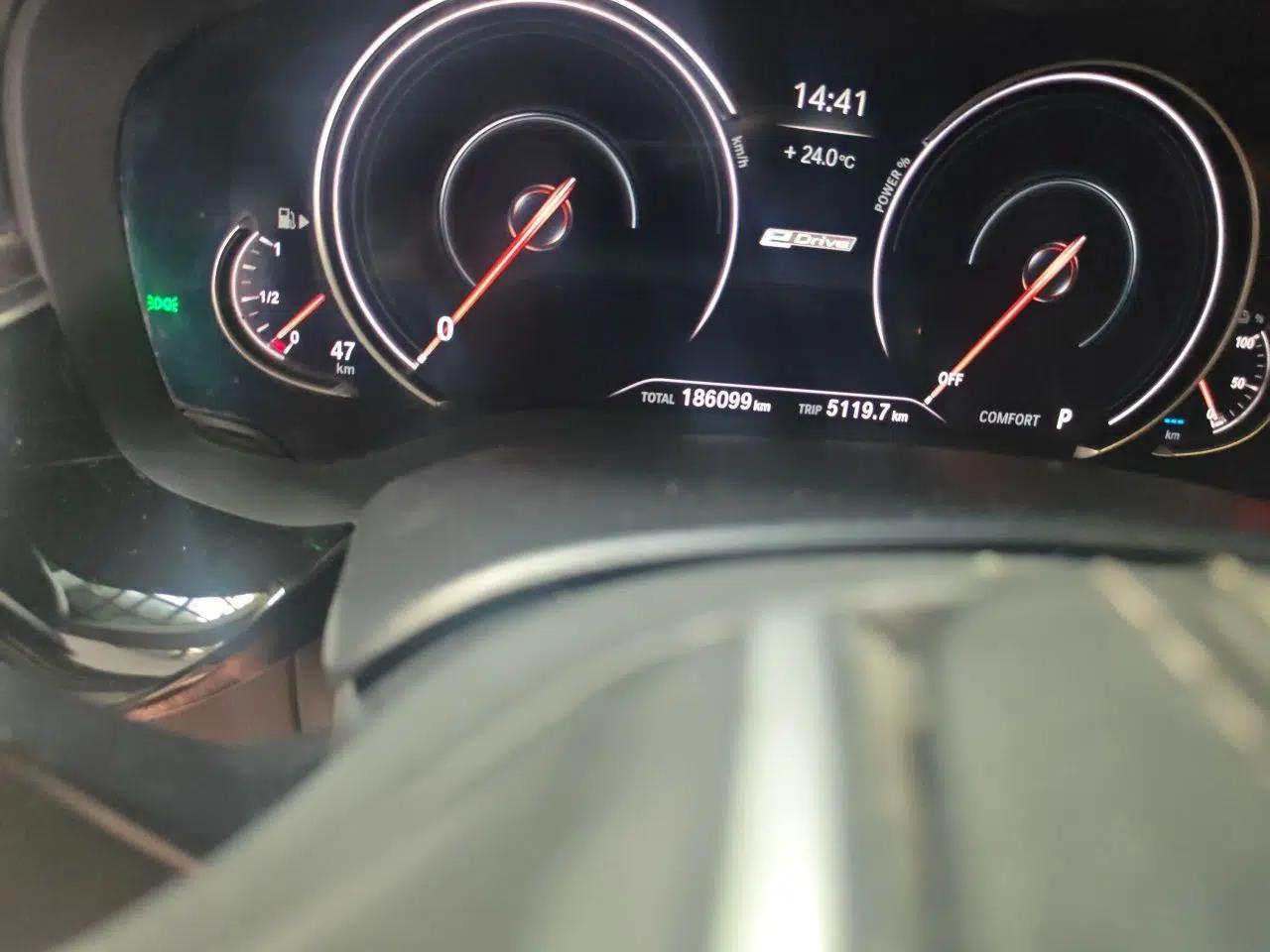 BMW 5 Series New Energy 2018 530Le Luxury Package — миниатюра 12