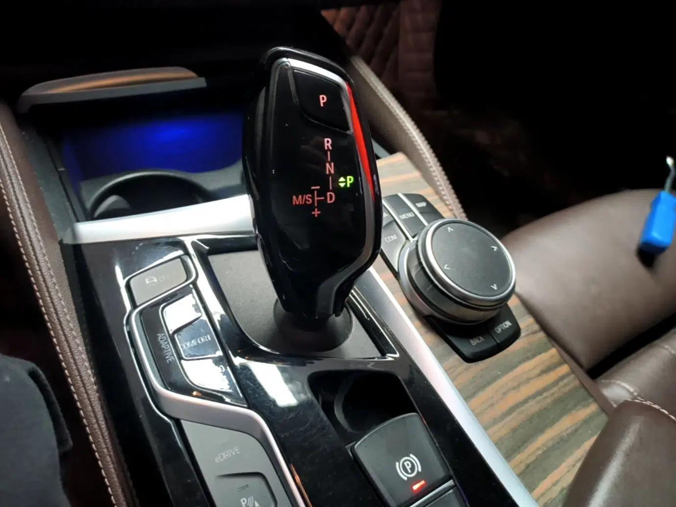BMW 5 Series New Energy 2019 Updated 530Le Pioneer Edition — миниатюра 21