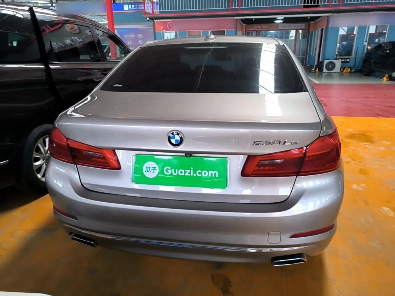 BMW 5 Series New Energy 2019 Updated 530Le Pioneer Edition — миниатюра 5