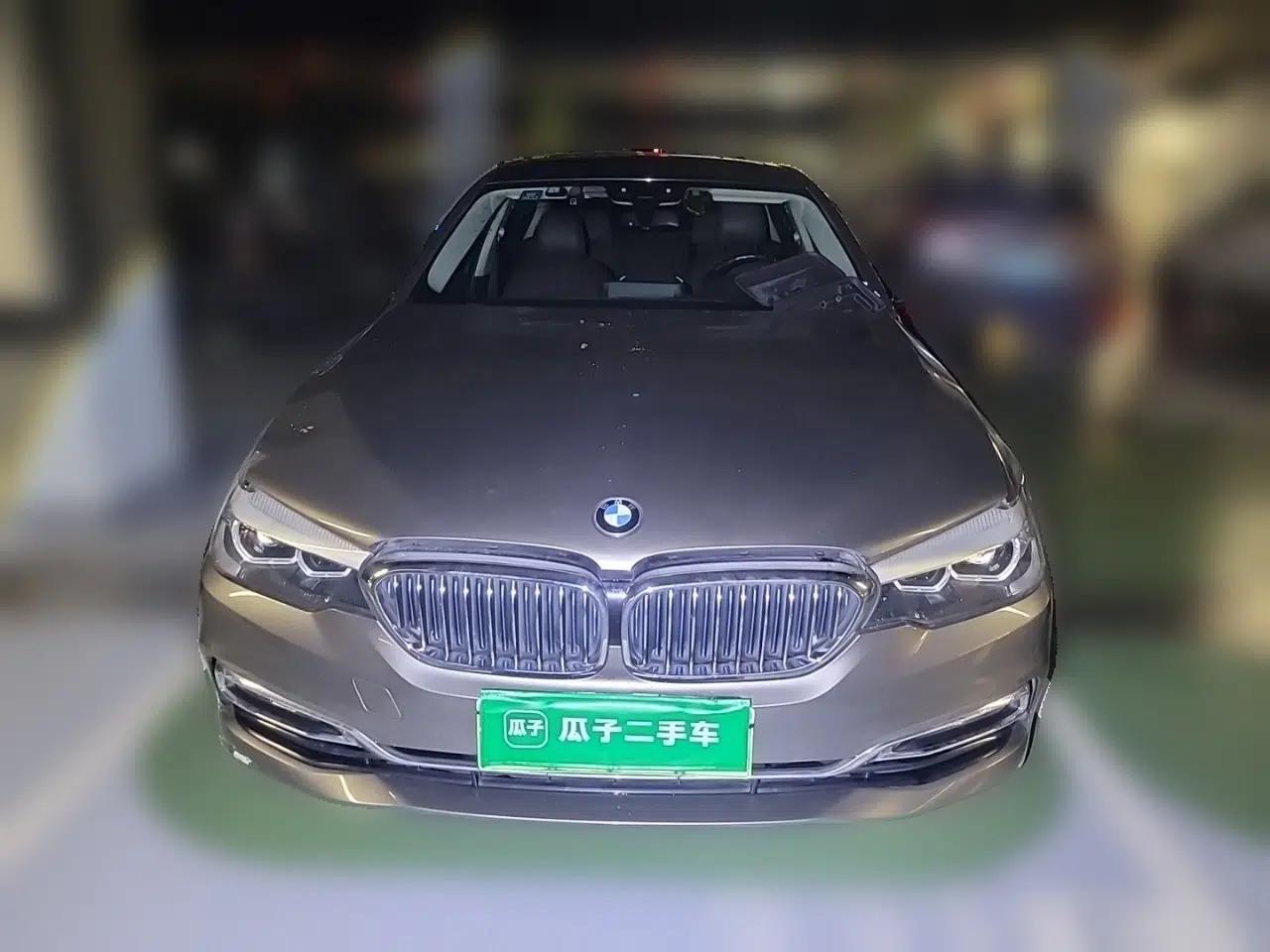 BMW 5 Series New Energy 2018 530Le Luxury Package — миниатюра 2