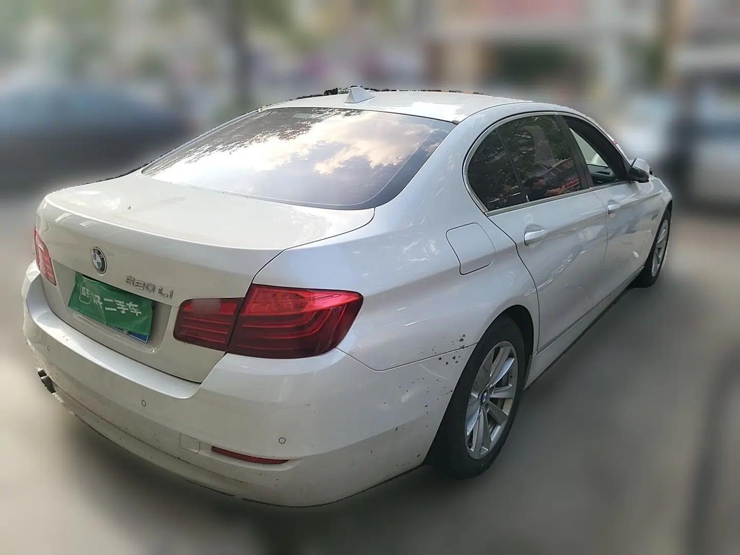 BMW 5 Series 2017 520Li Elegant Edition — миниатюра 6